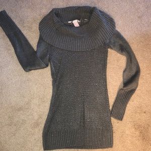 NWT:  Wide neck grey sequins sweater,  size Med